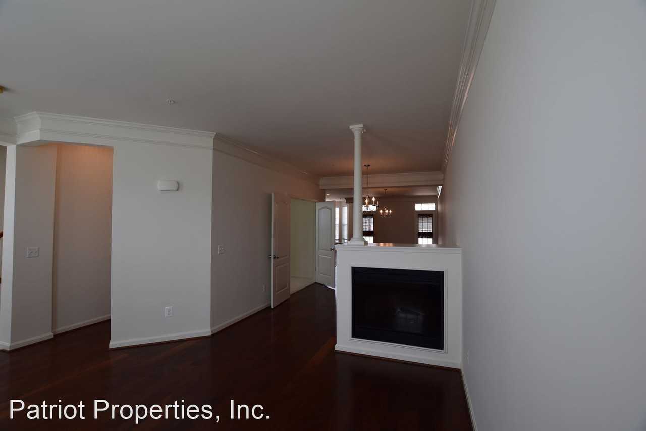 19327 Diamond Lake Dr - Photo 3 of 24