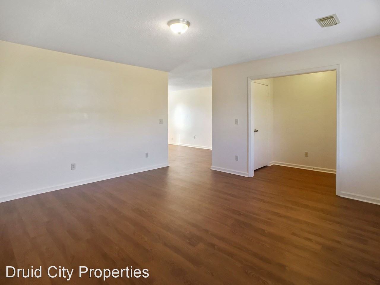 2431 Rutherford Cir - Photo 2 of 15