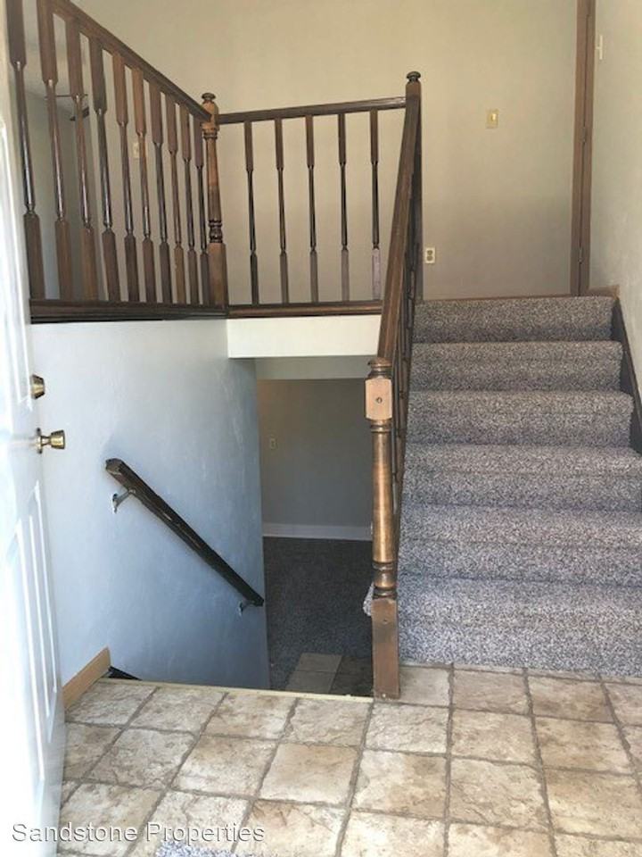 1607 Northway Dr - Photo 2 of 20