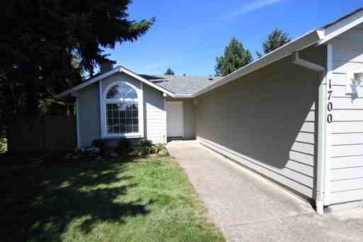 1700 NE 150th St - Photo 2 of 12