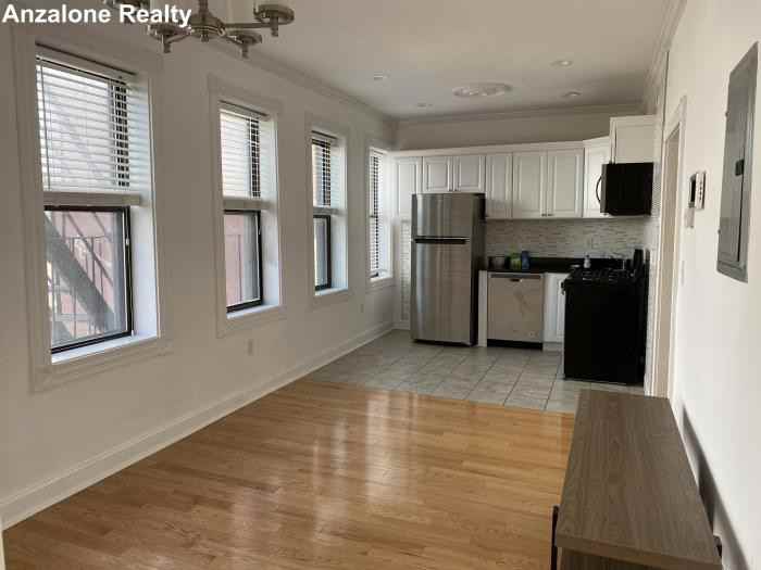 3 N Hudson St