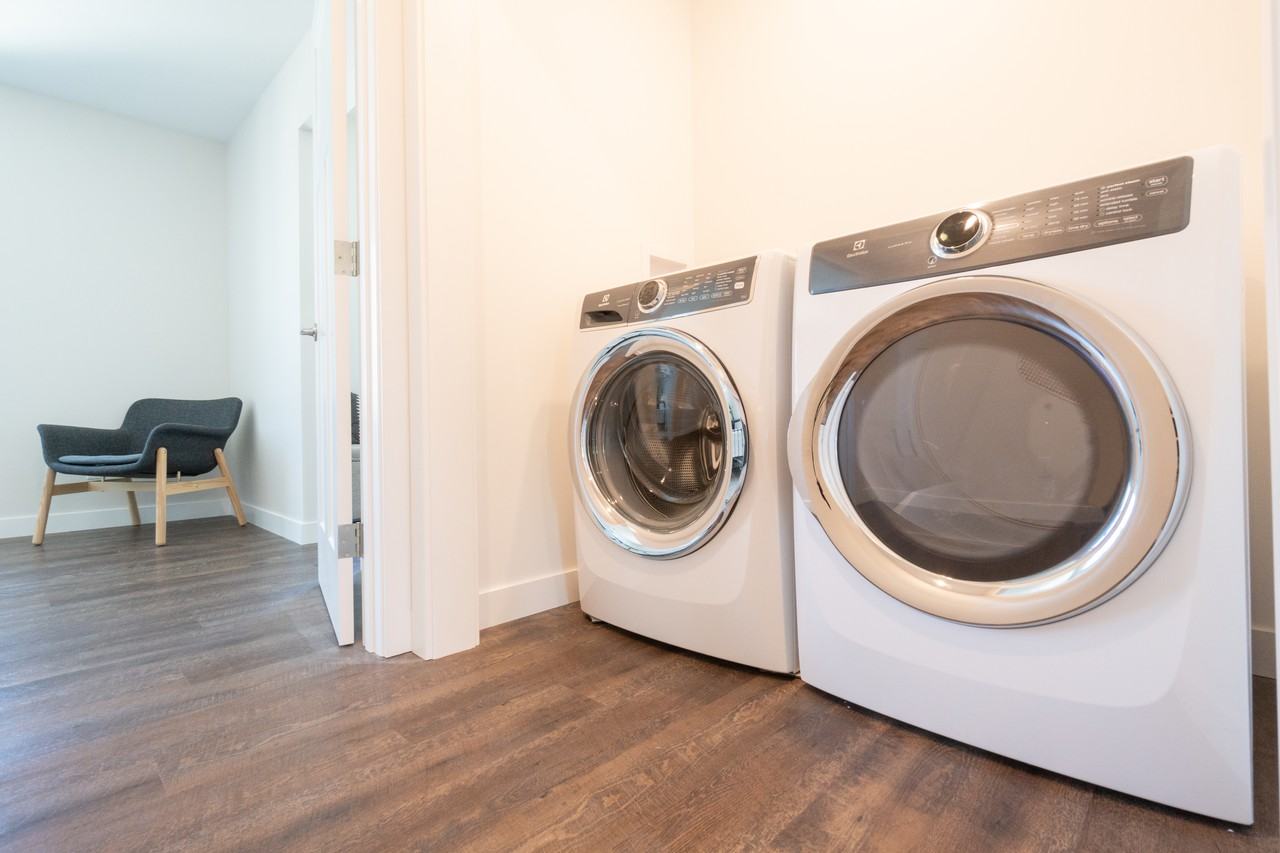 746 Prince Rupert Avenue - Photo 2 of 12