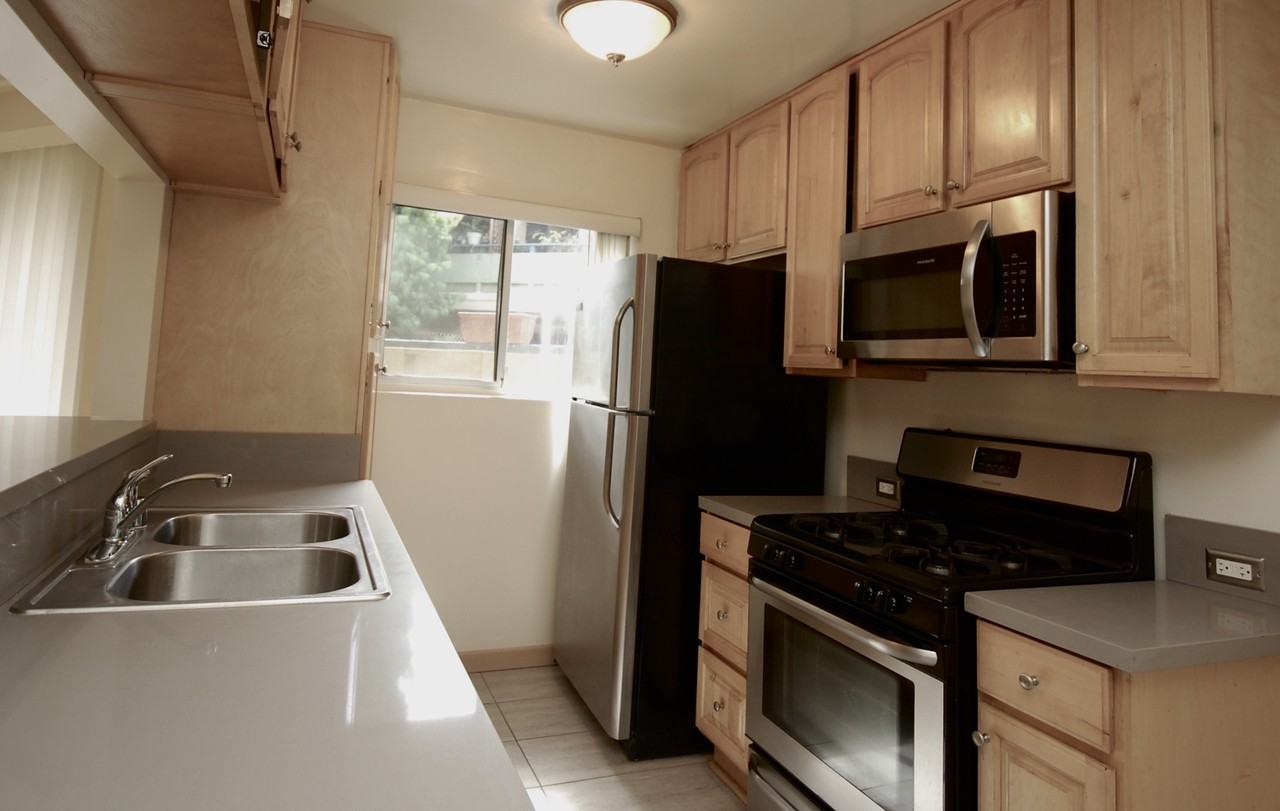 C&S Apartments Palms - Photo 2 of 7