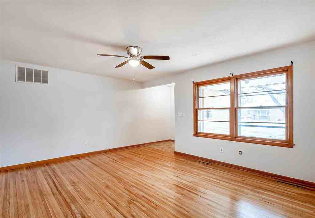 415 Hillcrest Avenue - Photo 3 of 16