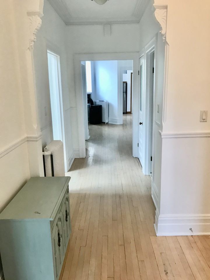 3482 Avenue Prud'homme #2 - Photo 2 of 12