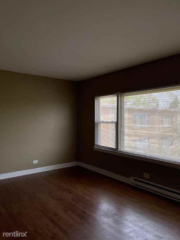 7628 1/2 N Milwaukee Ave - Photo 2 of 13