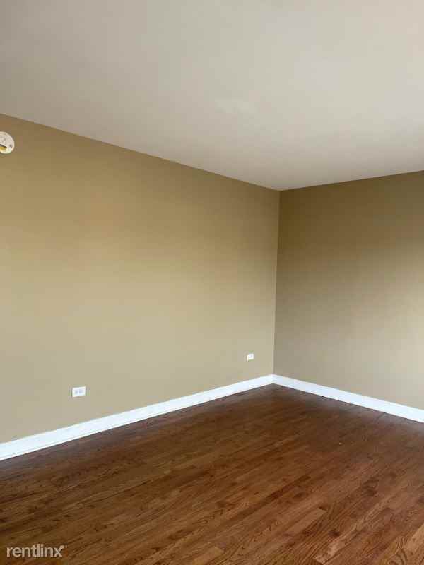 7628 1/2 N Milwaukee Ave - Photo 3 of 13
