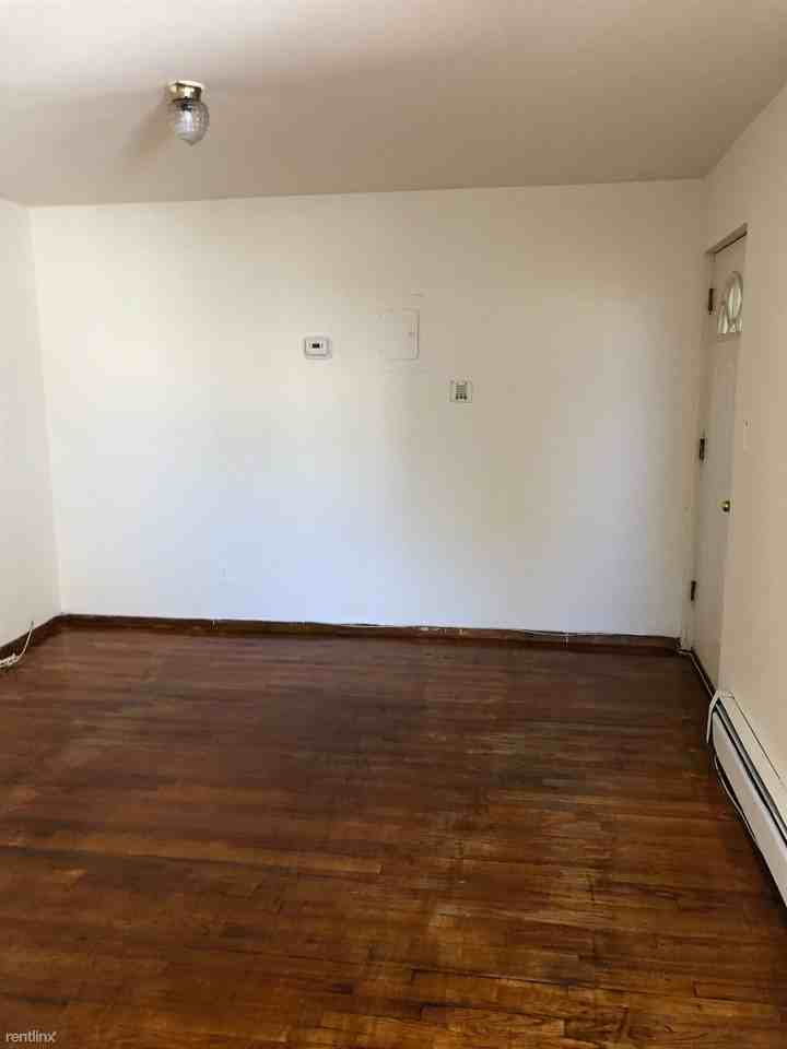 66 Oak St - Photo 3 of 5