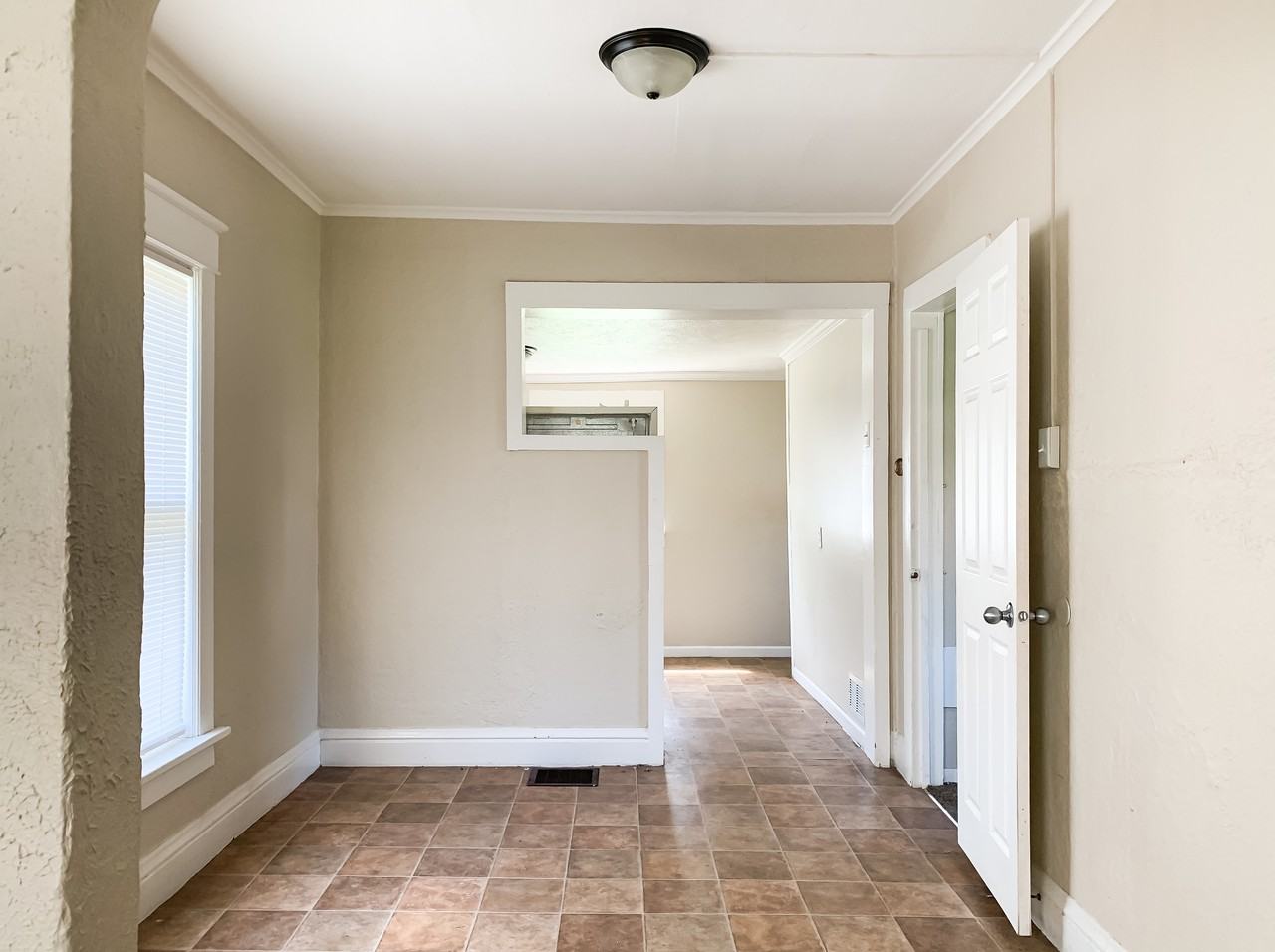 2906 Nursery Ct - Photo 5 of 25