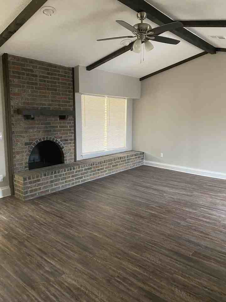 330 N Lakeside Ter - Photo 3 of 20