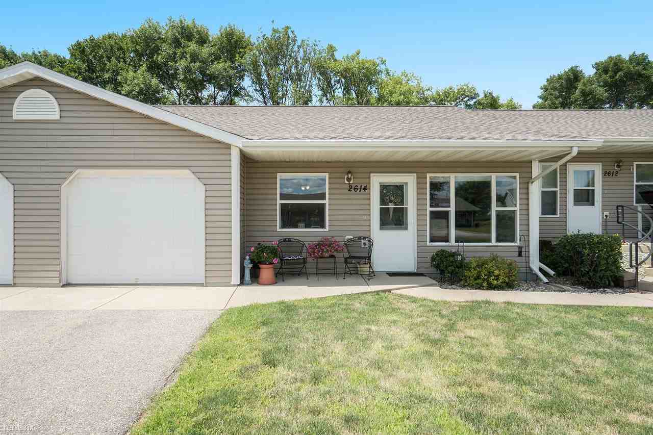 Poetters Circle - Photo 3 of 16