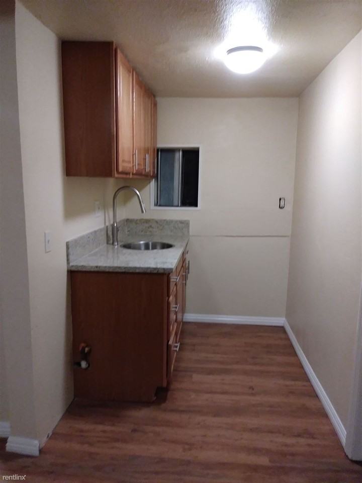 1209 E 40th Pl - Photo 2 of 7