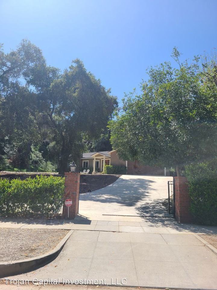 745 Linda Vista Ave - Photo 2 of 45