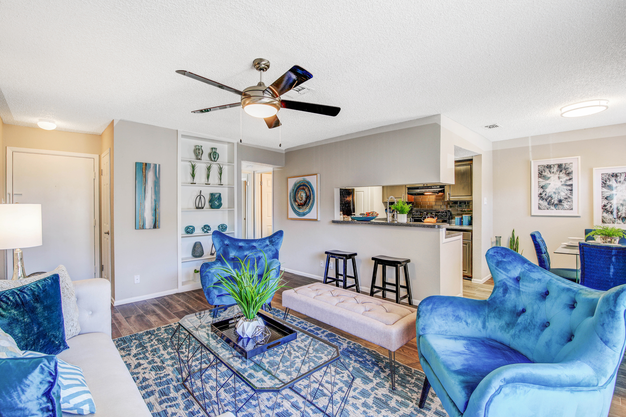 Mission at Medical Apartments - Photo 2 of 26