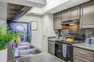 Mission at Medical Apartments - Photo 1 of 1
