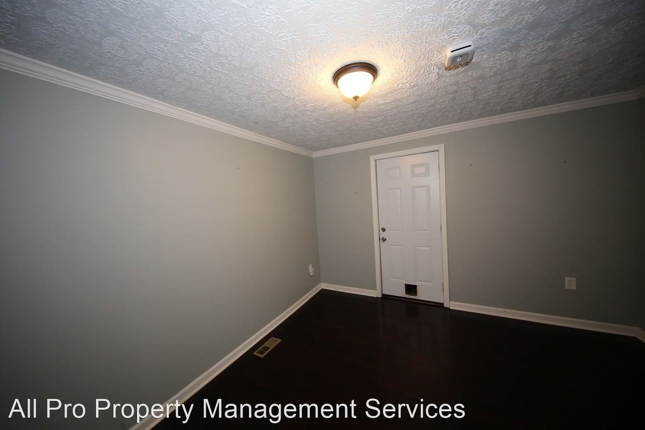 801 Thorn Grove Pike - Photo 3 of 15