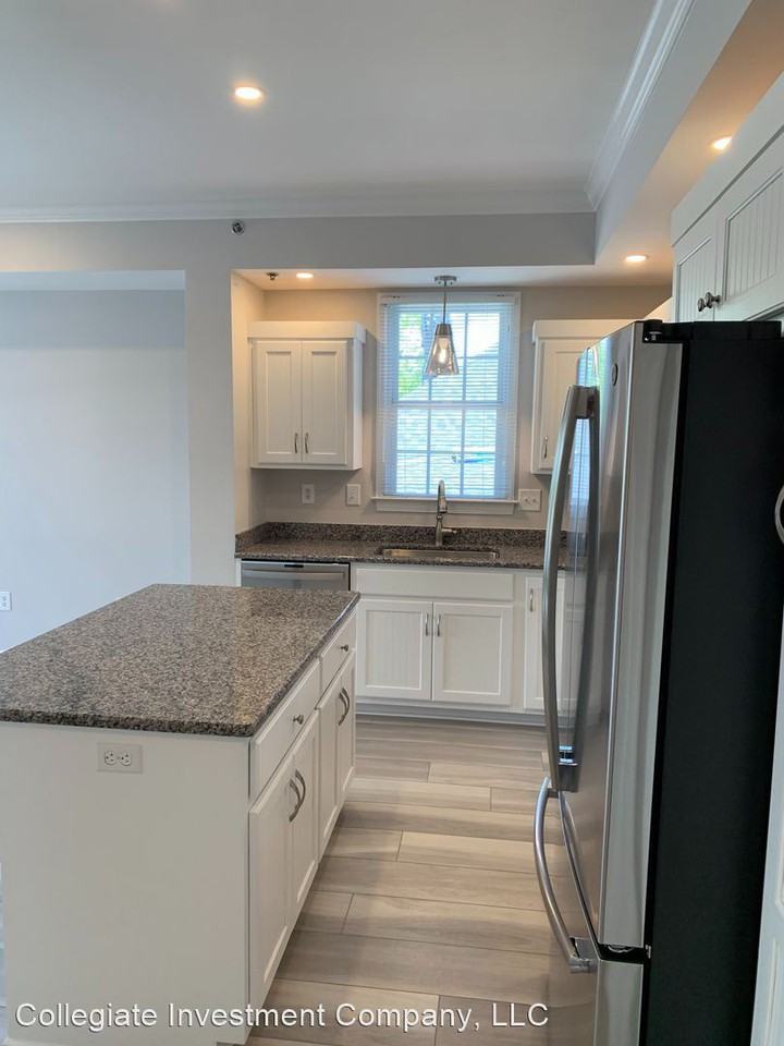 104 Jackson St Ne - Photo 2 of 10