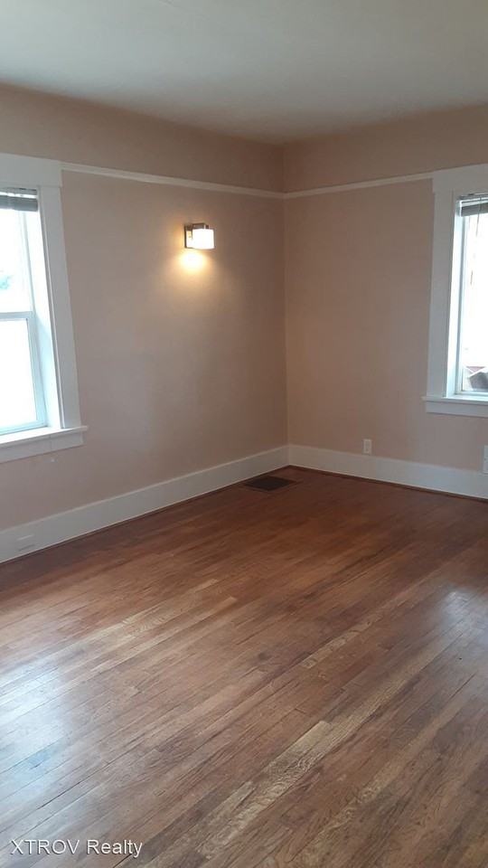 33 E Montezuma Ave - Photo 2 of 14