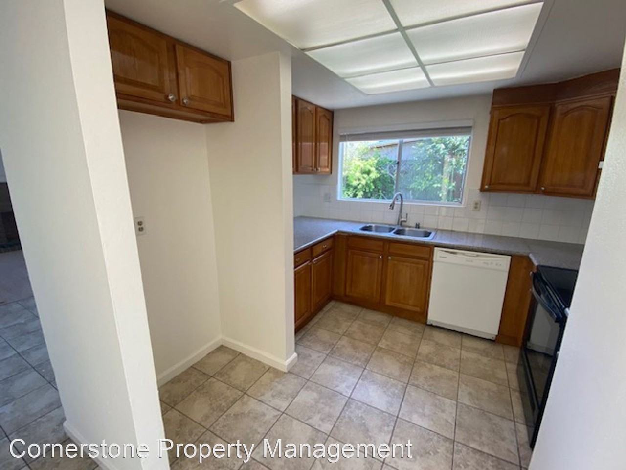 2182 Laddie Ct - Photo 3 of 9