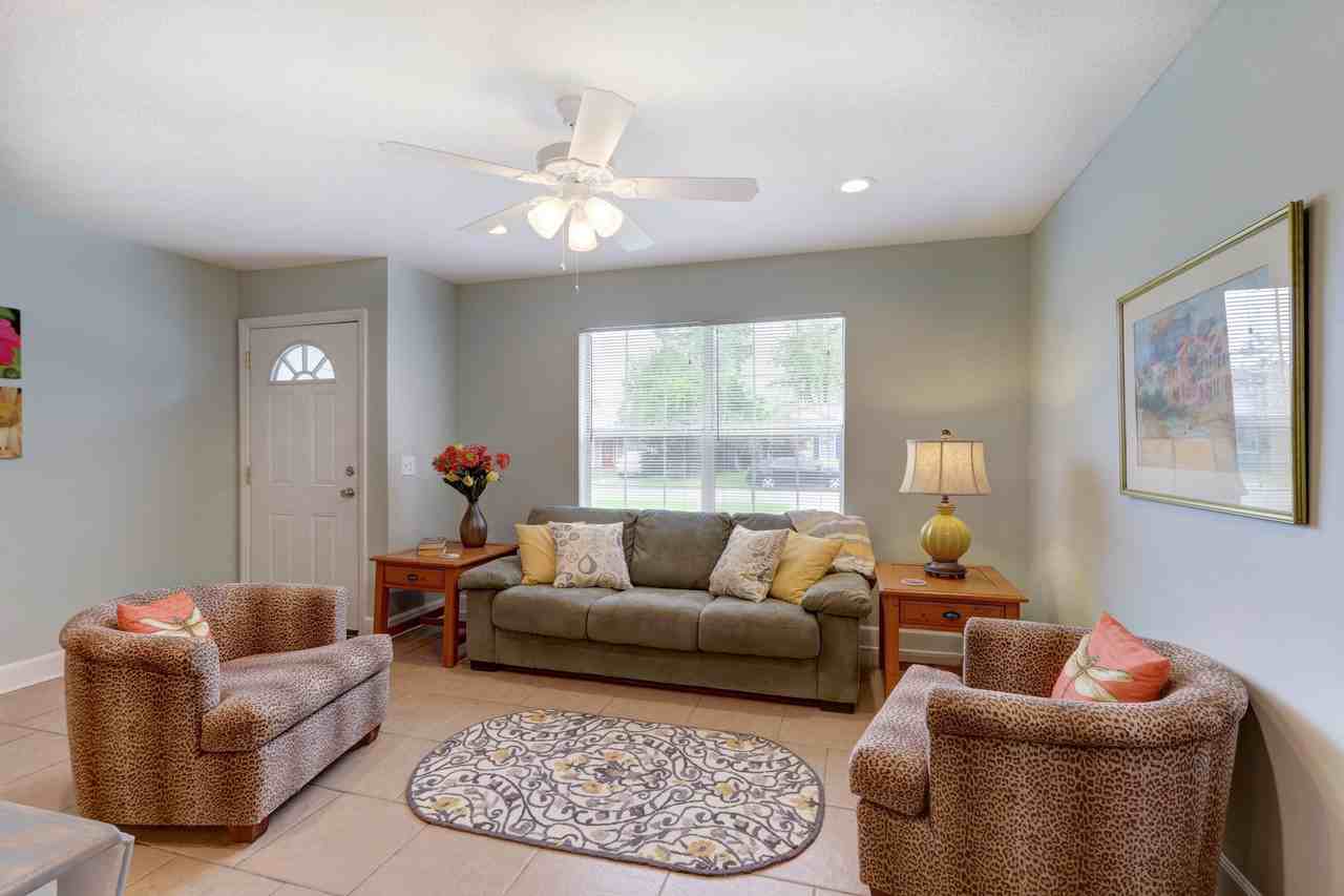 130 Ropemaker Ln - Photo 3 of 13