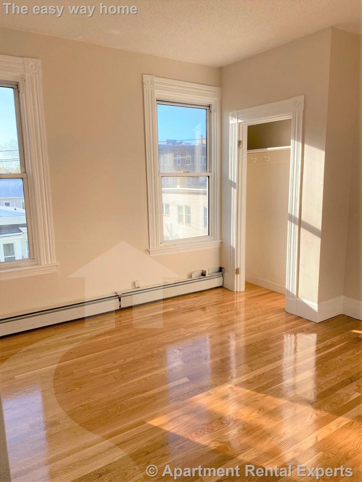 90 Norfolk St #6 - Photo 7 of 14