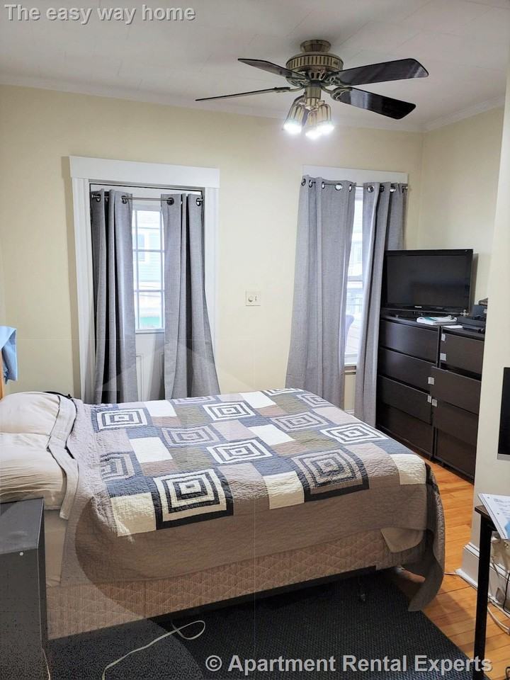 127 Hillsdale Rd #2 - Photo 5 of 9