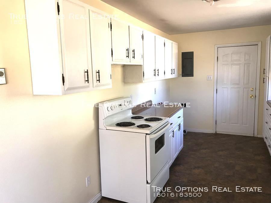 267 W 500 N - Photo 2 of 11