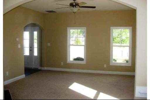 402 Strike Eagle Dr - Photo 2 of 5