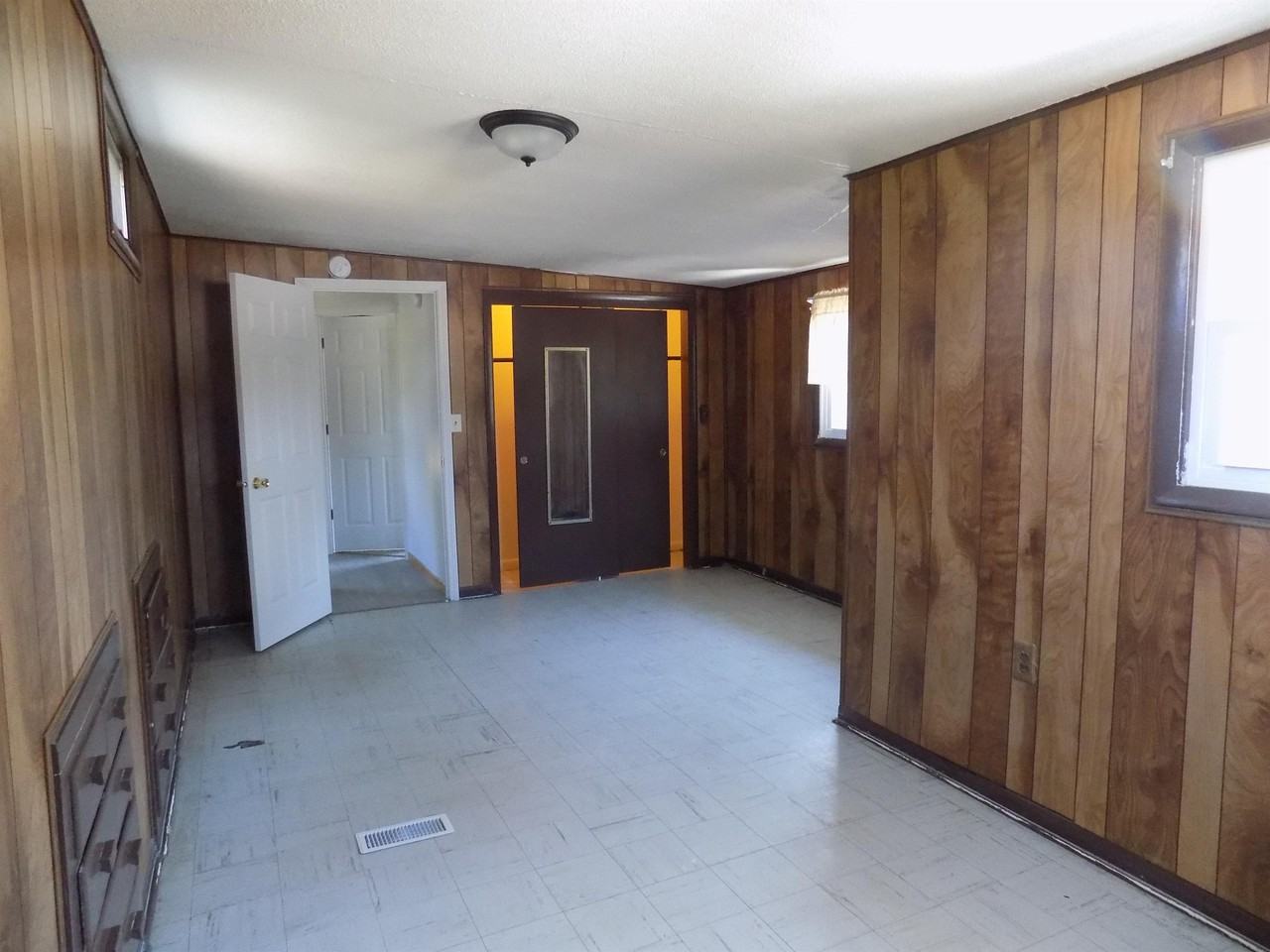 614 N Clinton St #1 - Photo 6 of 12