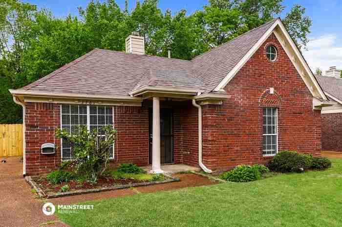 3761 Clarion Dr - Photo 3 of 16