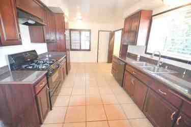 16614 Sunburst St - Photo 2 of 12