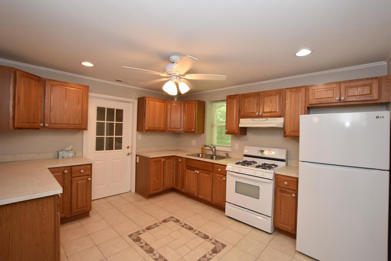 217 Grove St #1 - Photo 3 of 24