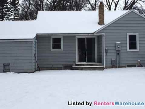 625 Milwaukee Ave SW - Photo 2 of 15