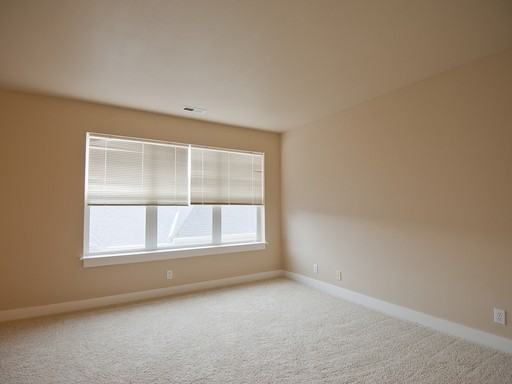 1407 NE Market Dr - Photo 3 of 21