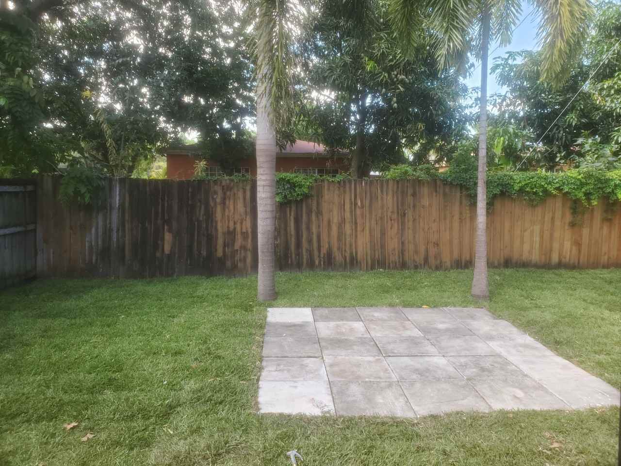 North Miami Beach House - Photo 3 of 6