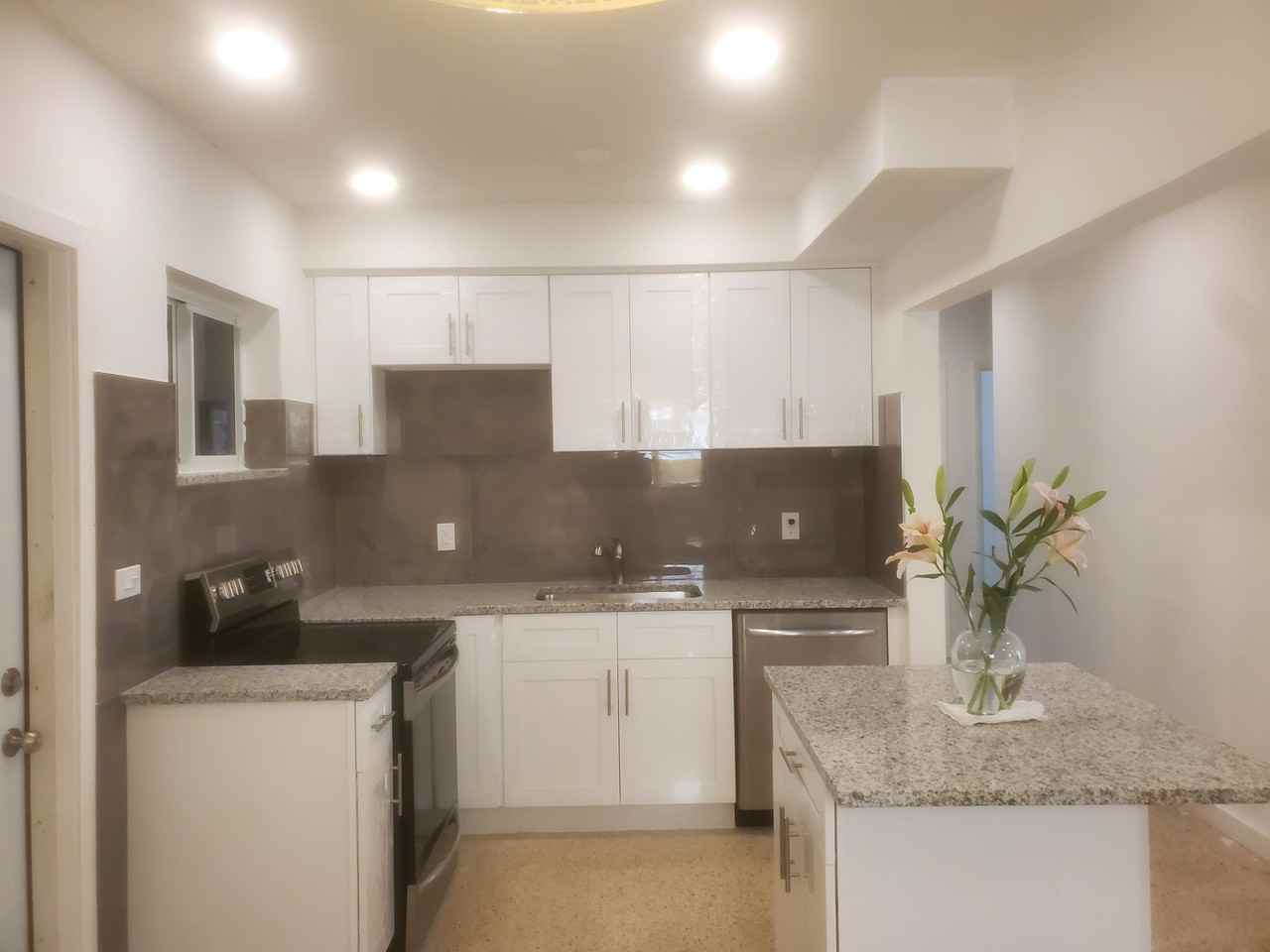 North Miami Beach House - Photo 4 of 6