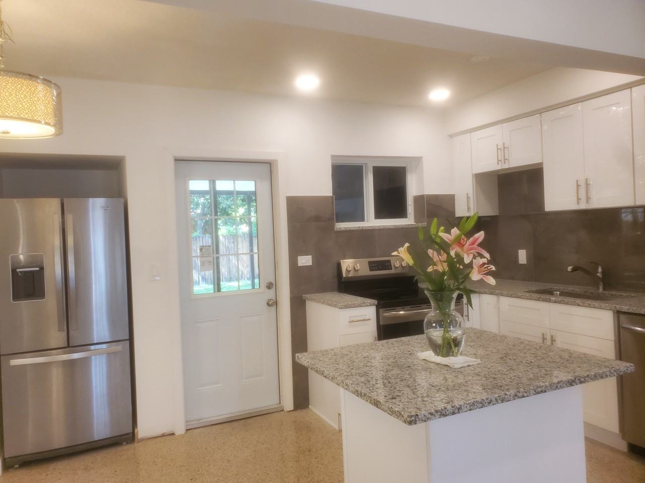 North Miami Beach House - Photo 5 of 6