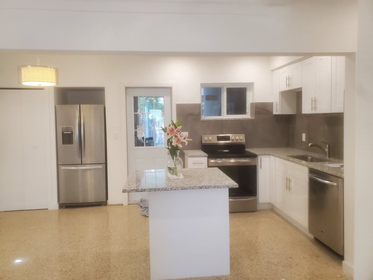 North Miami Beach House - Photo 6 of 6