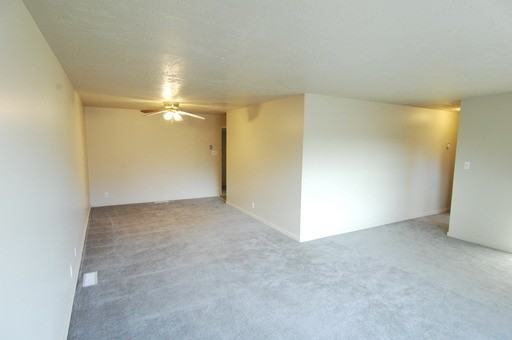 464 W 2575 N - Photo 2 of 16