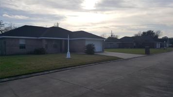 featured image of 516 Shannons Way #1