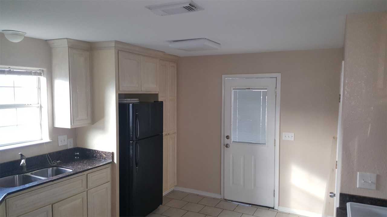 516 Shannons Way #1 - Photo 4 of 7
