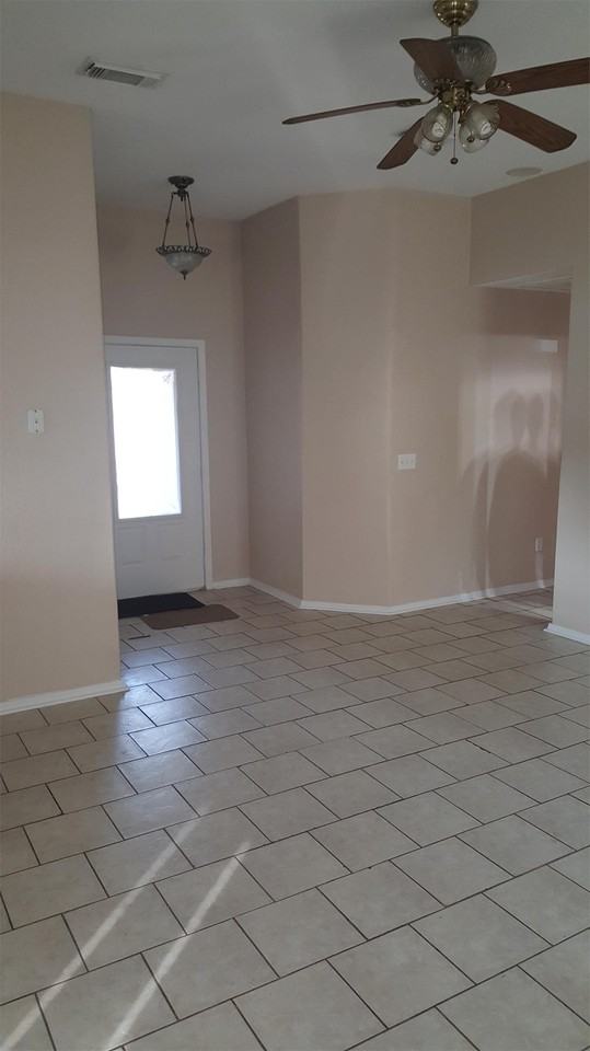 516 Shannons Way #1 - Photo 5 of 7
