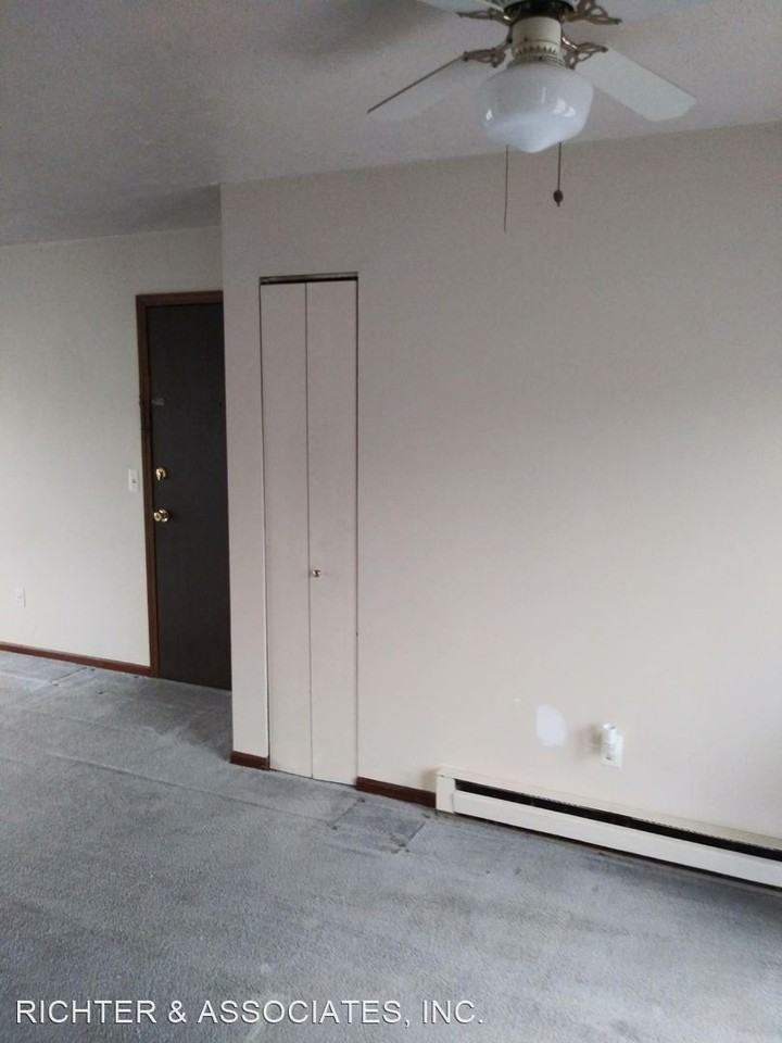 424 N BURKHART - Photo 2 of 10