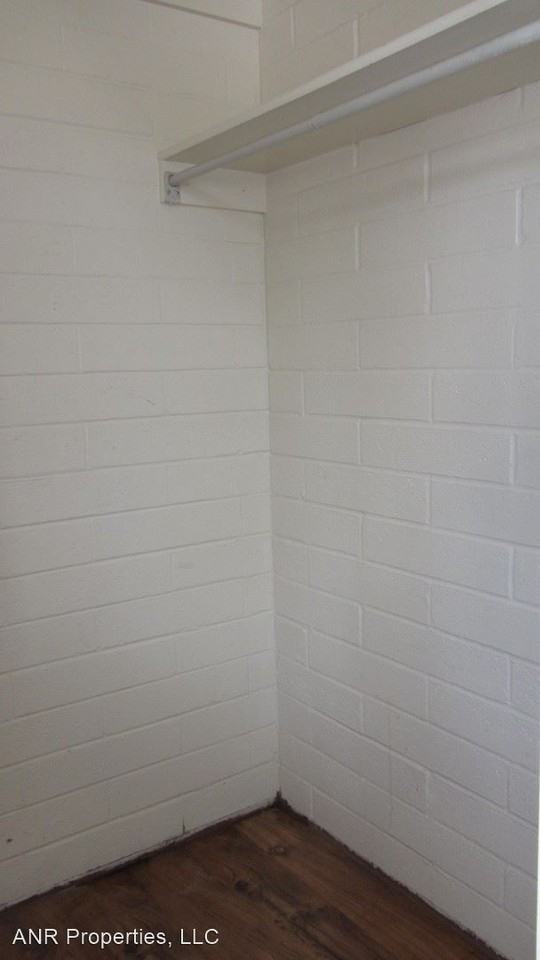 1225 S 5th Ave - Photo 2 of 4