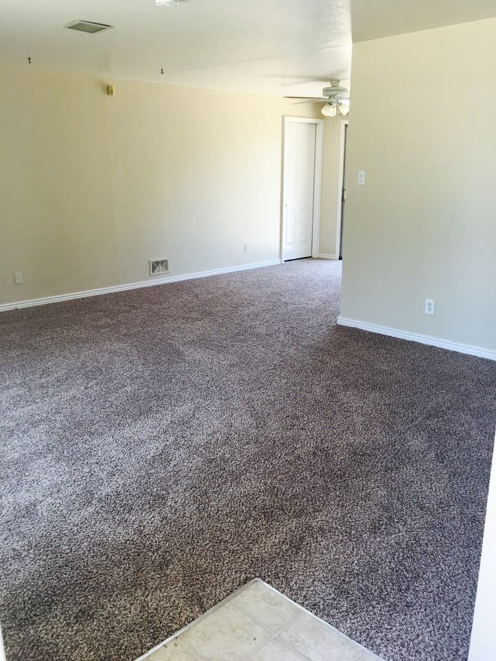 12501 E 30th Ave - Photo 2 of 13