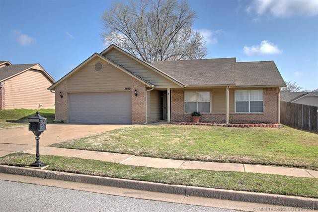 2400 W Natchez St - Photo 2 of 14