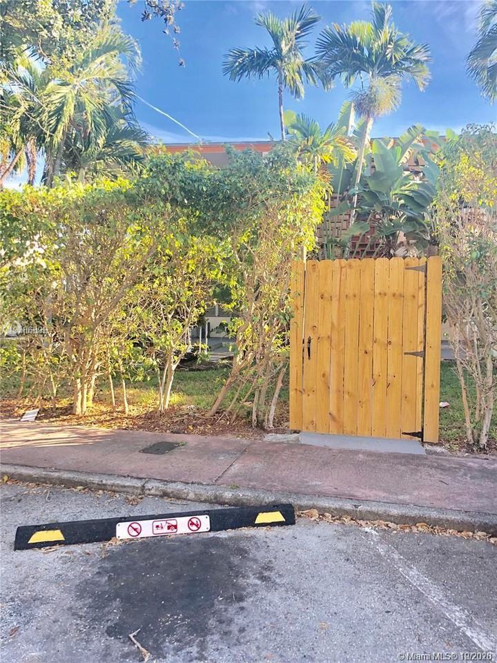 2220 Calais Dr - Photo 2 of 19