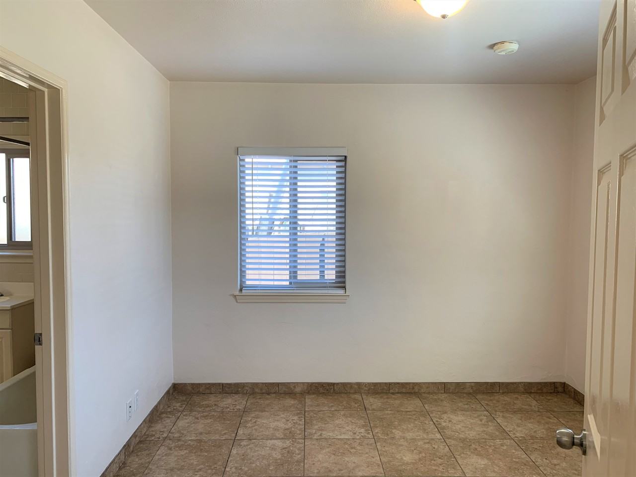 223 N D St - Photo 4 of 20