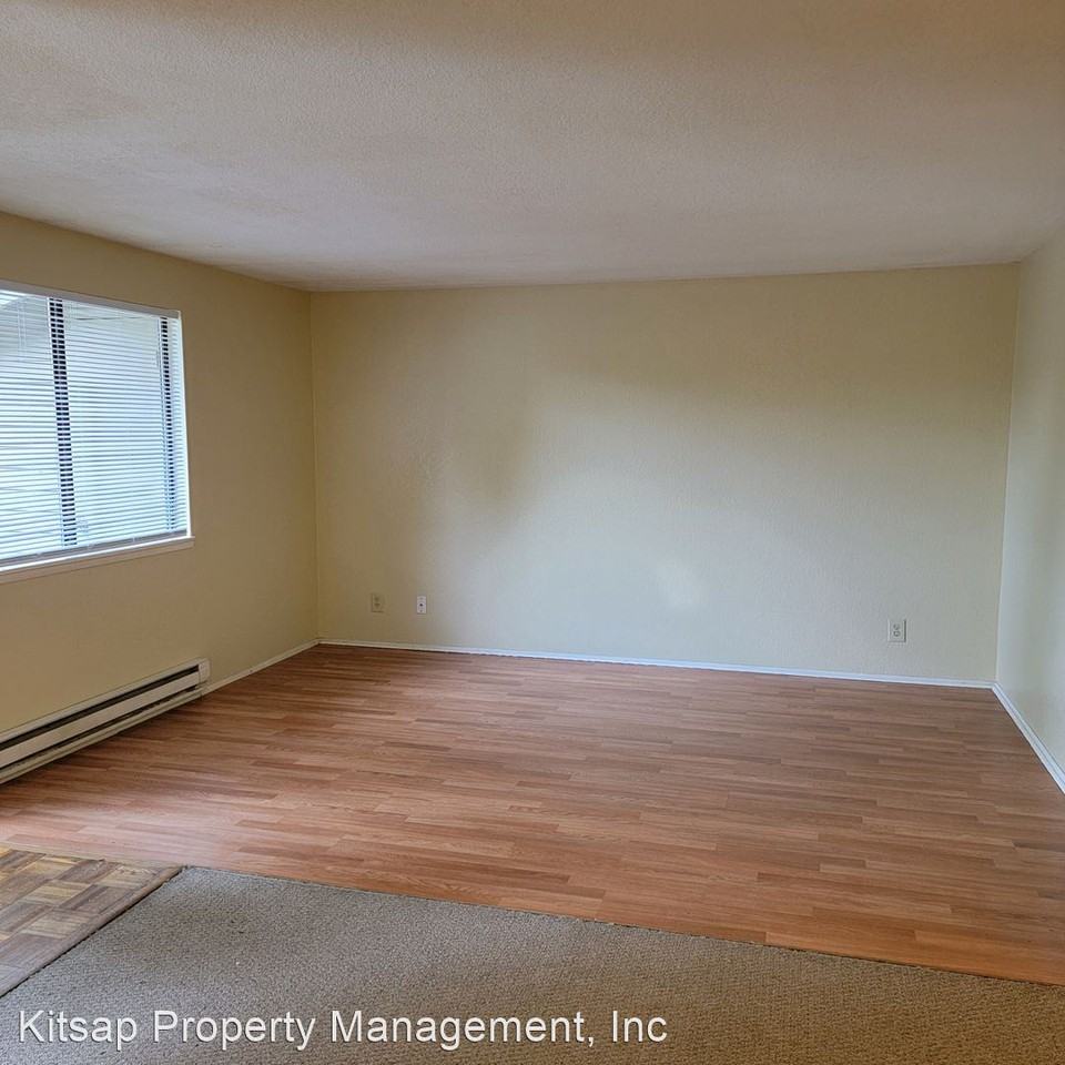 4414 Wedgewood Lane - Photo 2 of 9