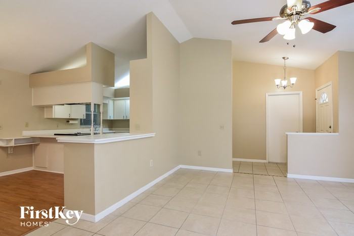 2743 Jennifer Dr - Photo 3 of 15